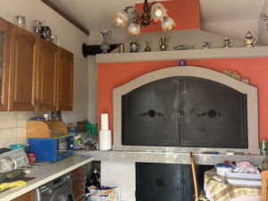 Kuća s 4 apartmana i pomoćnim objektom - blizina mora