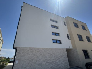 Trosobni stan s vrtom, Vir - Prvi red do mora!