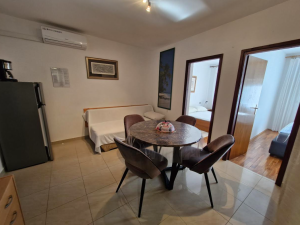 Ninske Vodice,-dvojna kuća sa dva stana, bizina mora