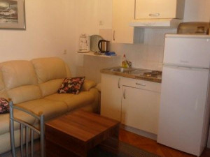 Suko&scaron;an-Kuća s apartmanima 
