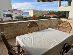 Diklo, vila s apartmanima blizu mora