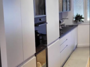 Relja-Kolovare, nov kompletno namje&scaron;ten, useljiv stan, lokacija!!