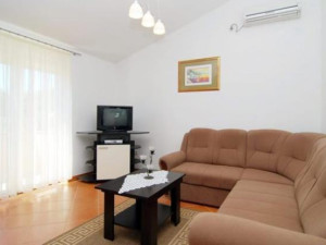 VIR-kuća sa 4 apartmana 