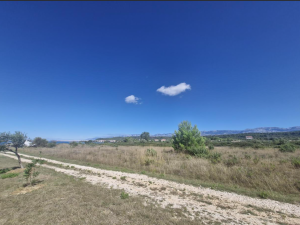 Ljubački stanovi, građevinsko zemlji&scaron;te, 1060 m2, 3. red od nora