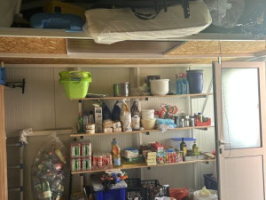 Kuća s 4 apartmana i pomoćnim objektom - blizina mora