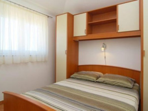 VIR-kuća sa 4 apartmana 