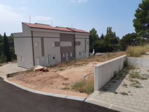 Građevinsko zemlji&scaron;te sa građevinskom dozvolom, Starigrad
