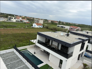 Privlaka, kuća s bazenom i pogledom na more, novogradnja