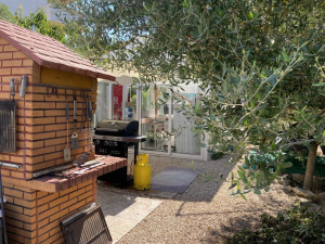 Petrčane, dvoetažni apartman sa velikim vrtom 