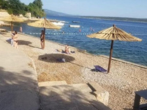 Maslenica, kuća sa velikim stanom i pet apartmana, blizina mora!!
