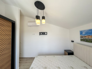 Moderna kuća s bazenom i prostranom okućnicom - Murvica, Zadar
