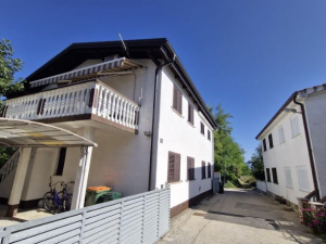 Ninske Vodice- kuća sa dva stana
