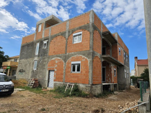 Privlaka, kuća sa 6 apartmana