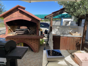 Petrčane, dvoetažni apartman sa velikim vrtom 