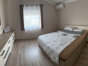 VIR, SLATINA, KUĆA S DVA STANA PRVI RED DO MORA