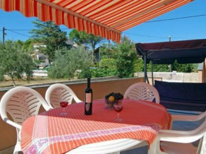 VIR-kuća sa 4 apartmana 