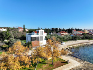 Diklo, nova villa, prvi red do mora!!
