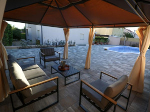 Kožino -Villa s apartmanima i bazenom 