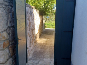 Veli Iž, kuća za odmor s vrtom