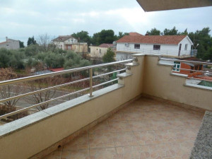Suko&scaron;an-Kuća s apartmanima 