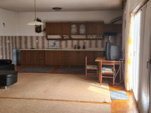 &Scaron;kabrnja, kuća sa pomoćnim objektom, ukupno 1994 m2 u centru mjesta , jedinstvena prilika!!