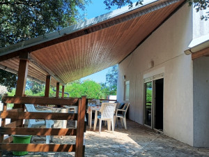 Silba, kuća sa velikom okućnicom