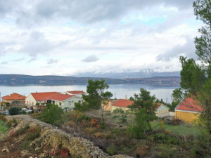 Novigrad-Crnopalj-građevinski teren s pogledom na more
