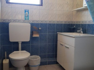 Pag - dvojna kuća s apartmanima i predivnim pogledom na more