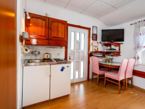 Preko, kuća sa apartmanima, pogled na more