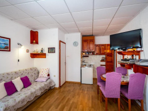 Preko, kuća sa apartmanima, pogled na more