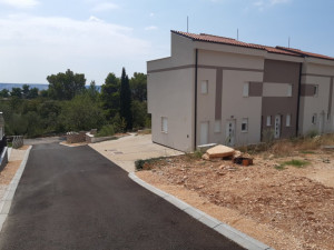 Građevinsko zemlji&scaron;te sa građevinskom dozvolom, Starigrad