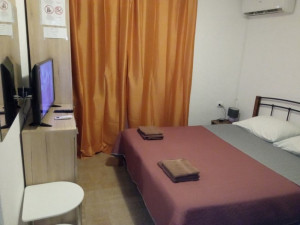 Maslenica, kuća sa velikim stanom i pet apartmana, blizina mora!!