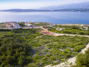 Novigrad-zemlji&scaron;te sa prekrasnim pogledom na more