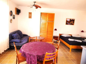 Pag - dvojna kuća s apartmanima i predivnim pogledom na more