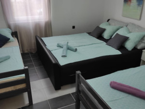 Apartmanska kuća - 4 stambene jedinice + krovna terasa, Vir