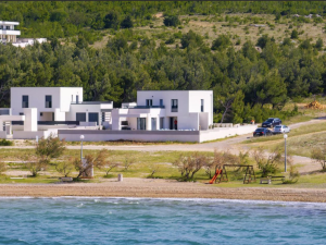 Rovanjska -Villa 1. red do mora kompletno namje&scaron;tena 
