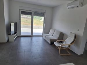 Ražanac, dvosoban stan s vrtom, novogradnja