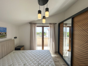 Moderna kuća s bazenom i prostranom okućnicom - Murvica, Zadar