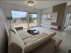 &Scaron;kabrnja -Prkos -atraktivna villa s bazenom 