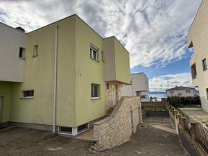 Diklo, vila s apartmanima blizu mora