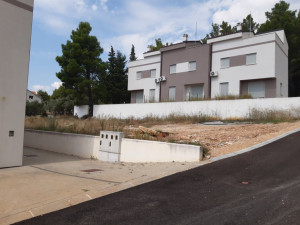 Građevinsko zemlji&scaron;te sa građevinskom dozvolom, Starigrad