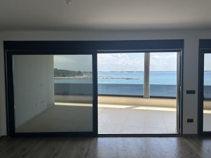 Penthouse s pogledom, Vir - prvi red do mora!