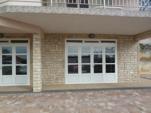 MASLENICA-Lijepa obiteljska kuća sa otvorenim pogledom na more