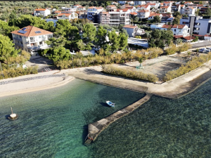 Suko&scaron;an, dvosoban  penthouse u novogradnji  50 m od mora
