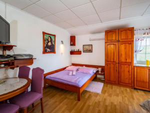 Preko, kuća sa apartmanima, pogled na more