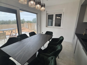 &Scaron;kabrnja -Prkos -atraktivna villa s bazenom 