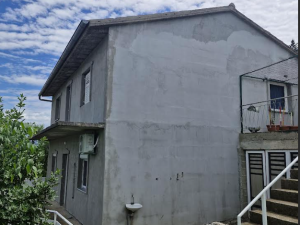 OBROVAC, kuća katnica s pogledom na Zrmanju