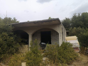 Kuća u izgradnji sa zemlji&scaron;tem