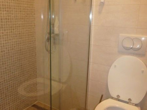 Suko&scaron;an-Kuća s apartmanima 