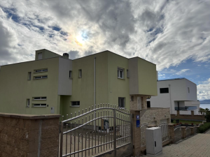 Diklo, vila s apartmanima blizu mora